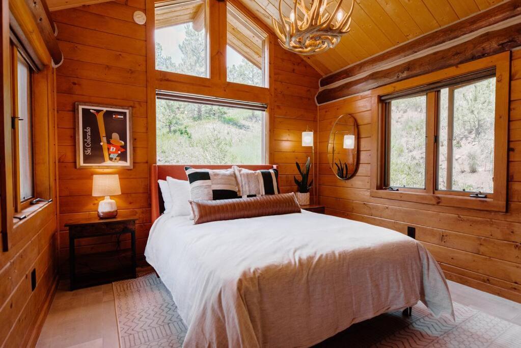הוילה ליונס Classic Log Cabin Near Rocky Mountain National Park And Near Skiing מראה חיצוני תמונה